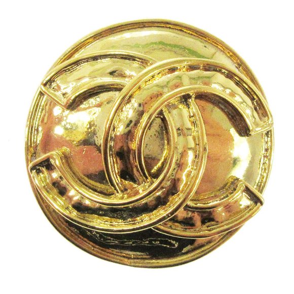 AUTHENTICITY GUARANTEED CHANEL CC Logos Medallion Motif Brooch Pin Gold-Tone 94P - Picture 1 of 5